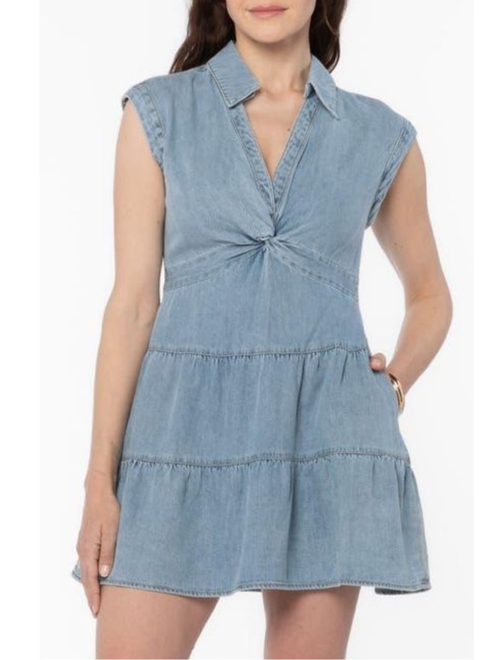 Velvet Heart
Women's Blue Fallon Twist Front Denim
Minidress size XS NWT
